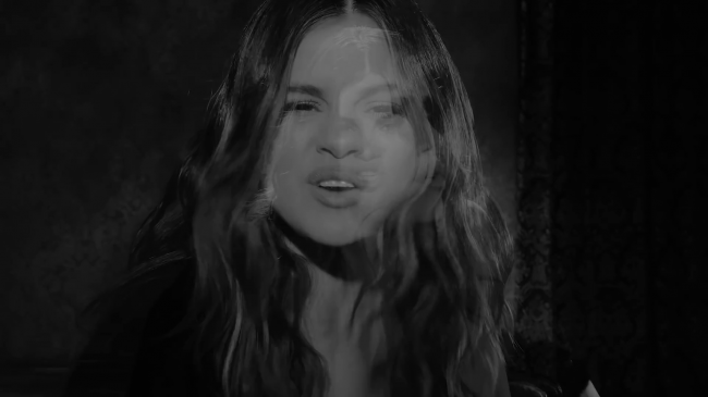 Selena_Gomez_-_Lose_You_To_Love_Me_28Official_Music_Video29_-_YouTube_281080p29_mp40988.png
