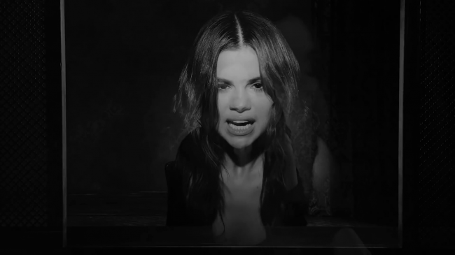 Selena_Gomez_-_Lose_You_To_Love_Me_28Official_Music_Video29_-_YouTube_281080p29_mp40994.png