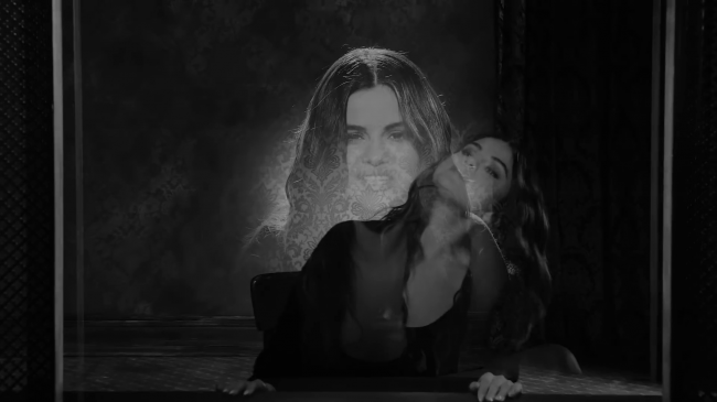 Selena_Gomez_-_Lose_You_To_Love_Me_28Official_Music_Video29_-_YouTube_281080p29_mp41039.png