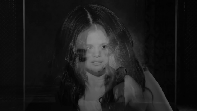 Selena_Gomez_-_Lose_You_To_Love_Me_28Official_Music_Video29_-_YouTube_281080p29_mp41067.png