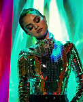 Selena_Gomez_-_Look_At_Her_Now_28Official_Music_Video29_-_YouTube_281080p29_mp41135.png