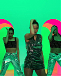 Selena_Gomez_-_Look_At_Her_Now_28Official_Music_Video29_-_YouTube_281080p29_mp41143.png