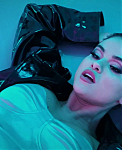 Selena_Gomez_-_Look_At_Her_Now_28Official_Music_Video29_-_YouTube_281080p29_mp41152.png