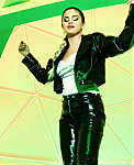 Selena_Gomez_-_Look_At_Her_Now_28Official_Music_Video29_-_YouTube_281080p29_mp41223.png