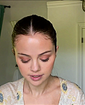 Selena_Gomez_s_Guide_to_the_Perfect_Cat_Eye___Beauty_Secrets___Vogue_-_YouTube_281080p29_mp40306.png