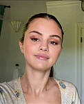 Selena_Gomez_s_Guide_to_the_Perfect_Cat_Eye___Beauty_Secrets___Vogue_-_YouTube_281080p29_mp40332.png