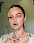 Selena_Gomez_s_Guide_to_the_Perfect_Cat_Eye___Beauty_Secrets___Vogue_-_YouTube_281080p29_mp40379.png